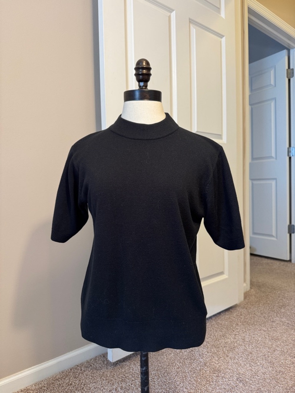 Sag Harbor Classic Black Short Sleeve Tee